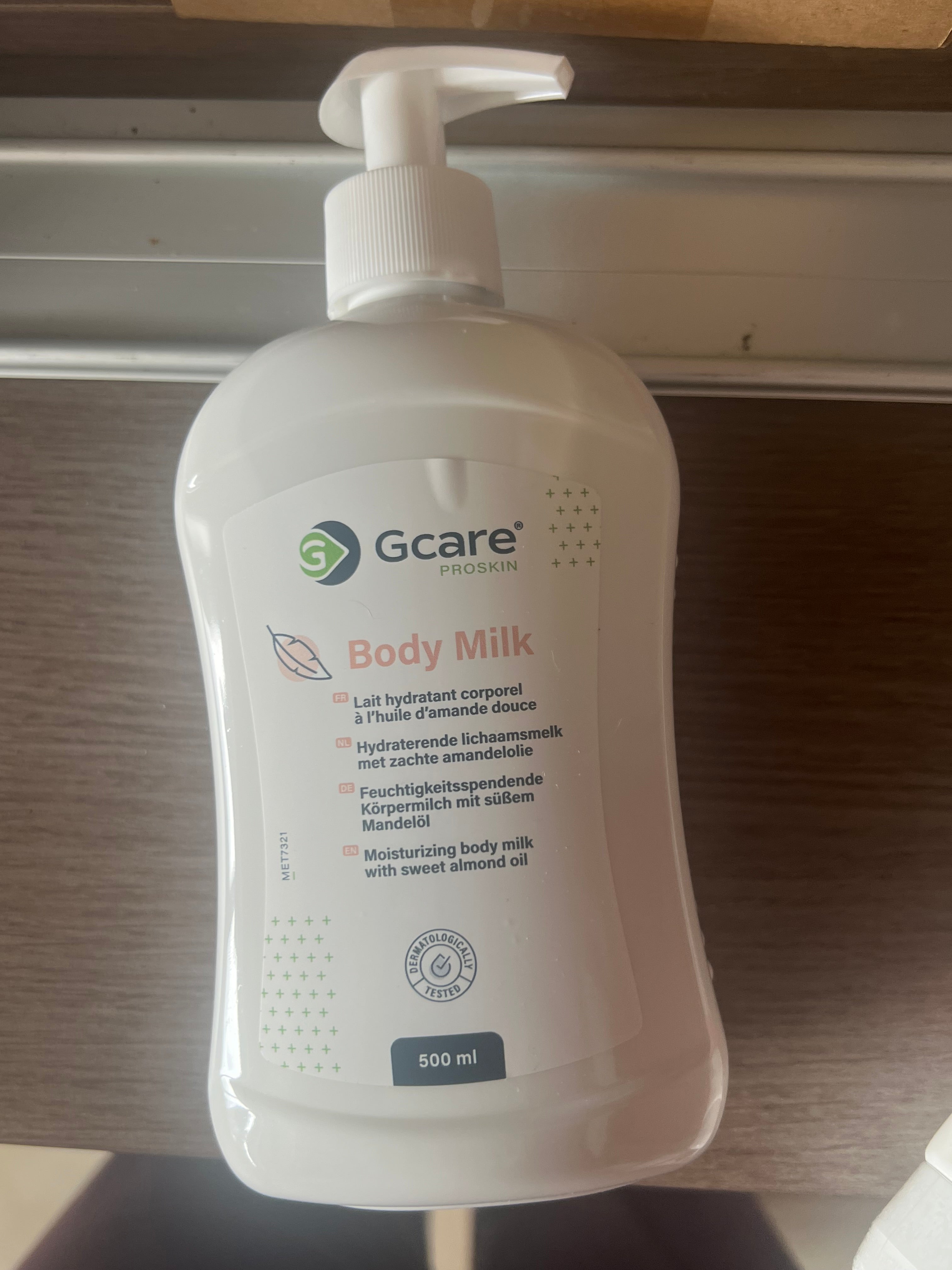 Lait Hydratant "Body Milk Gcare Proskin" – Visage & Corps – À l'Huile d'Amande Douce
